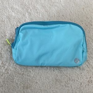 ❤️ Lululemon Everywhere Belt Icing Blue/Eton Blue NWT